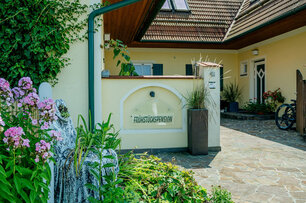 _0002_summer_1_Herberts_Stubn__c__Region_Graz_-_Mias_Photoart-22